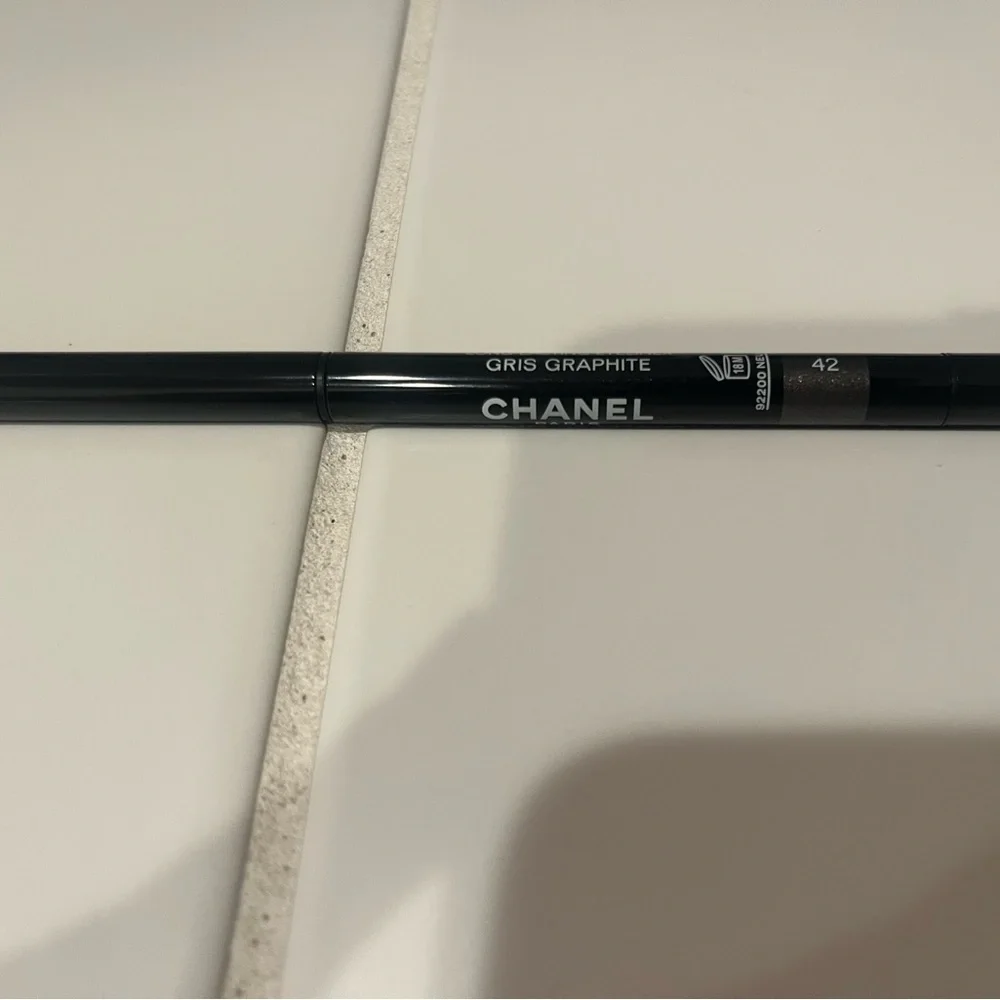 CHANEL Long-Lasting Eyeliner Gris Graphite - Black